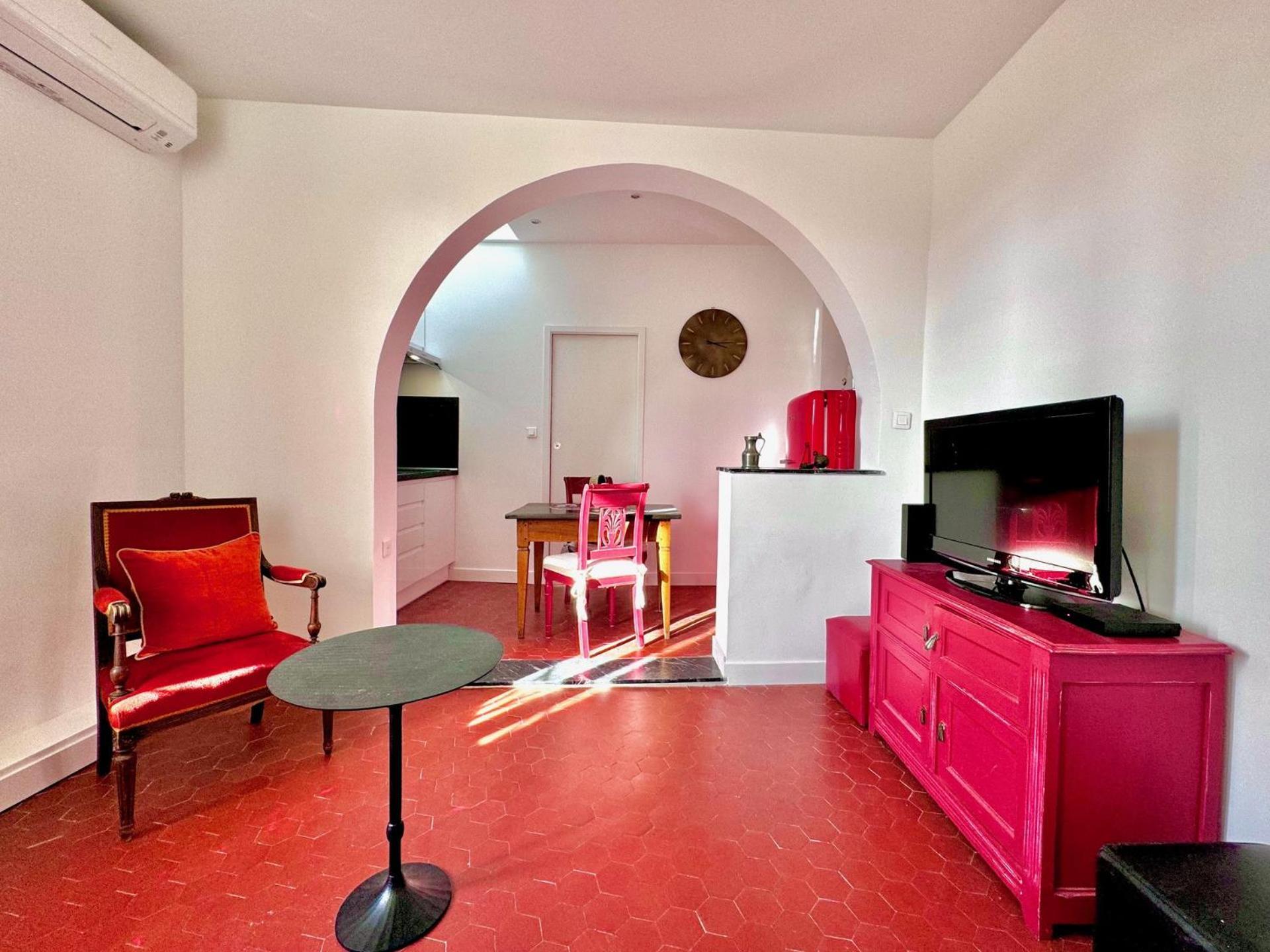 Riviera - Clocher D'alexandre - Old Town - Promenade Des *